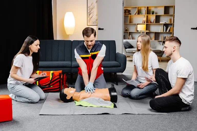 cpr-training-class-with-mannequin