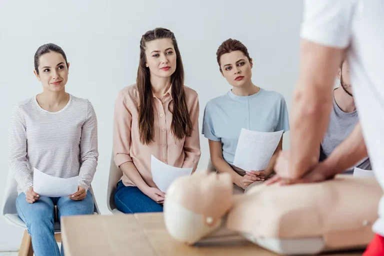 cpr-training-session