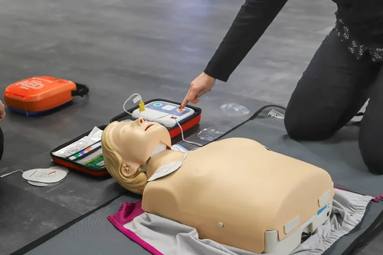 medical-training-using-a-defibrillator-and-cpr-dum